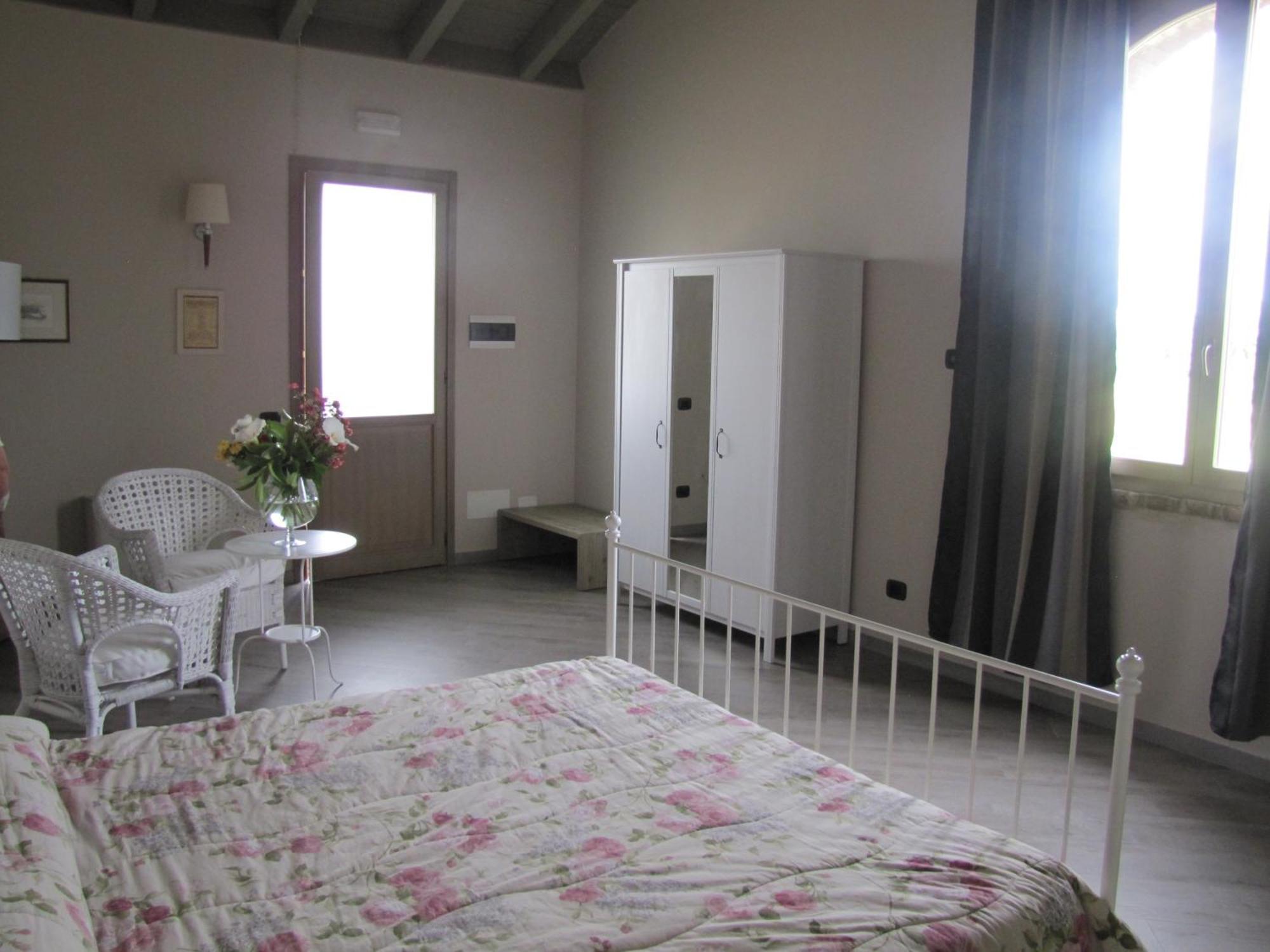 Agriturismo Bassanine Монтичелли-д’Онджина Номер фото